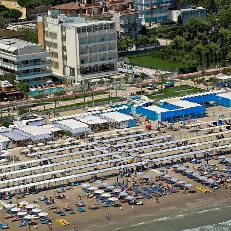 Residence Riccione Beach Apartments Zewnętrze zdjęcie