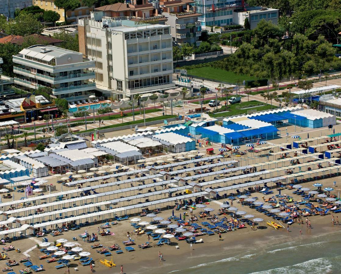 Residence Riccione Beach Apartments Zewnętrze zdjęcie