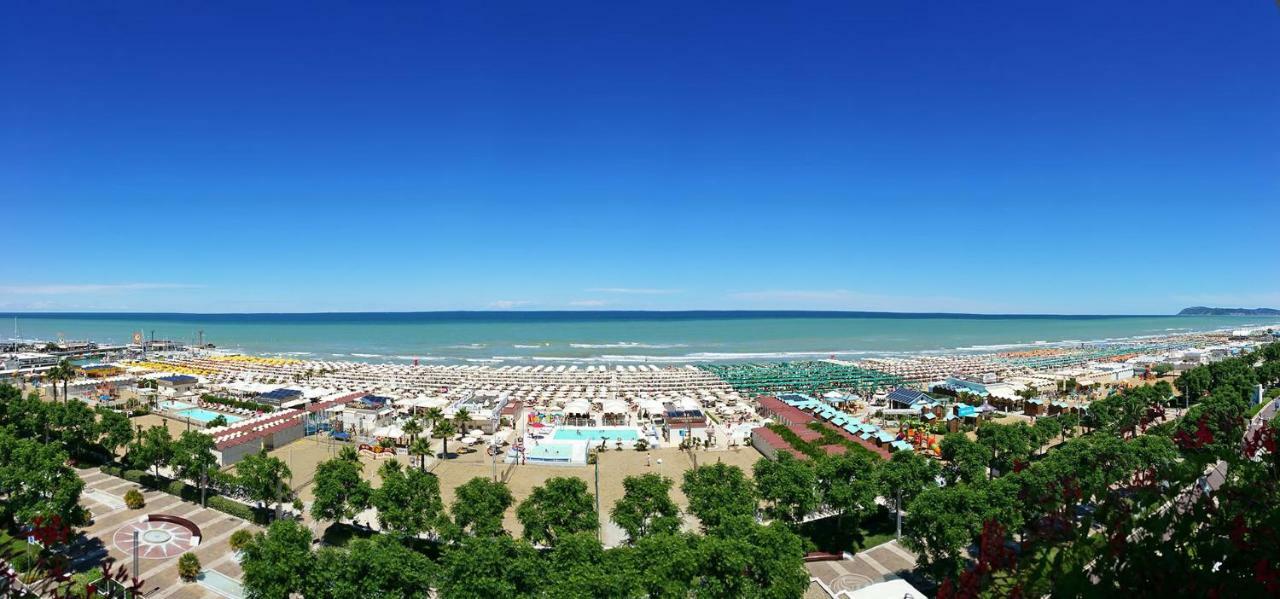Residence Riccione Beach Apartments Zewnętrze zdjęcie